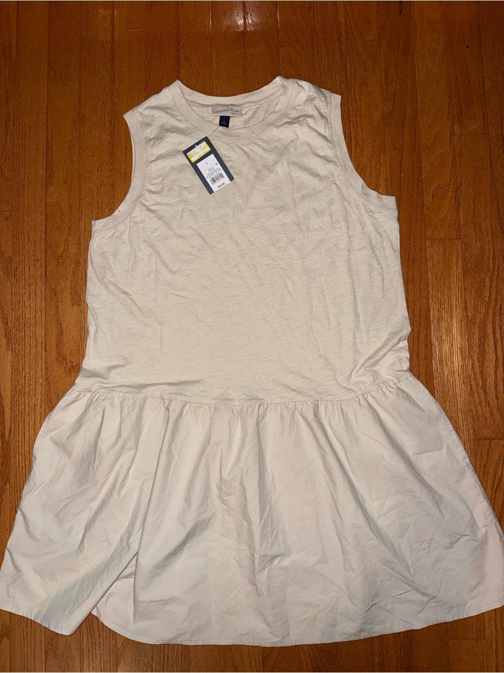 Universal Thread Cream Sleeveless Drop-Waist Tee WITH POCKETS